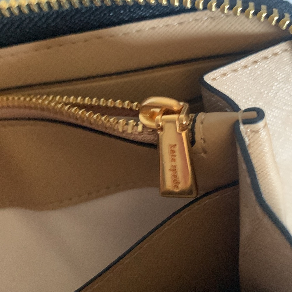Kate Spade
New York
Staci Continental
Wallet - Picture 8 of 8